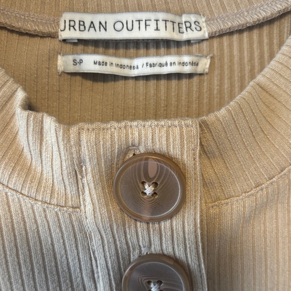 Urban Outfitters Beige Ribbed Short Sleeve Tee - Picture 2 of 8